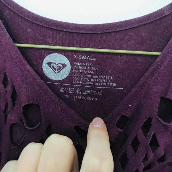 Cut out burgundy crop top - Picture 3 of 3